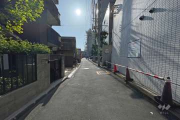 敷地北側の前面道路