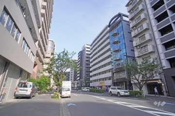 敷地北側の前面道路