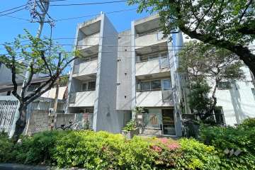 チェリーブラッサム小山の外観（南西側から）