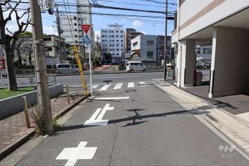 敷地南西側の前面道路