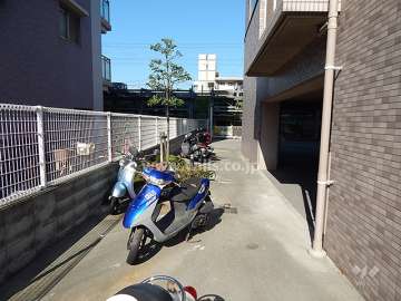 バイク置き場