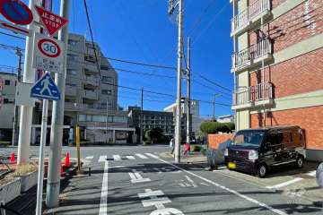 敷地南側の前面道路