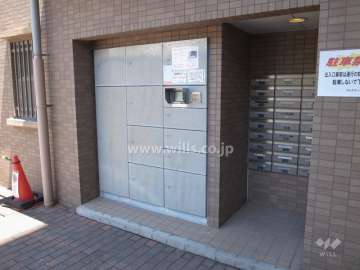 宅配ボックスと集合ポスト