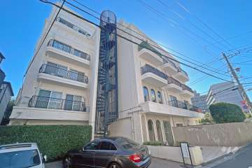 シャンボール池田山の外観（北西側から）