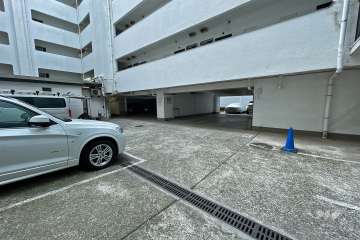 敷地内駐車場（屋外平面式・屋内平面式）