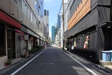 敷地南側の前面道路