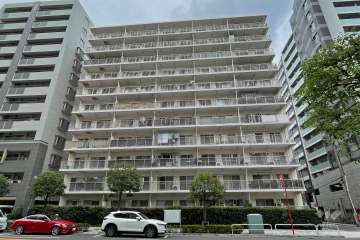 メガロン大井町の外観（南側から）