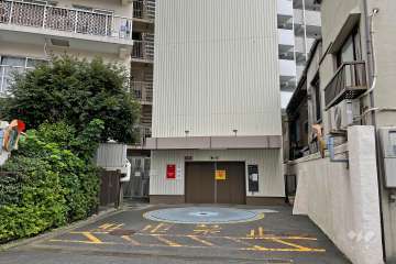 タワー式駐車場と回転板