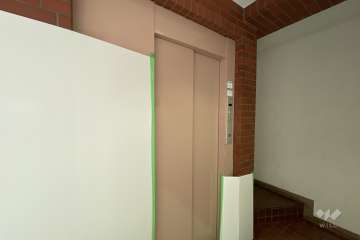 共用のエレベーター