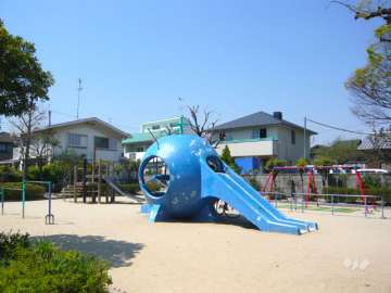 目の前に公園があります