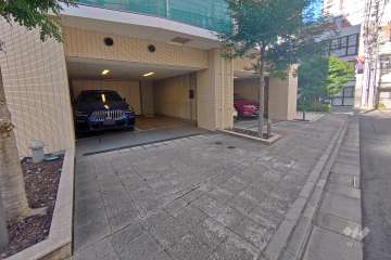 敷地内駐車場（屋内平面式）