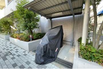 バイク置場（屋根あり）