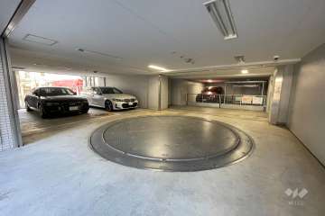 敷地内駐車場（屋内平面式）