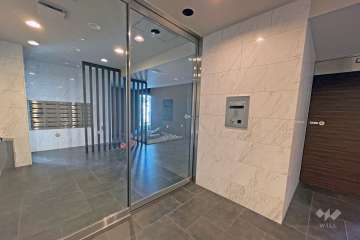 エントランスはオートロック付きです。