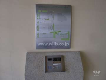 オートロックの操作盤と敷地配置図