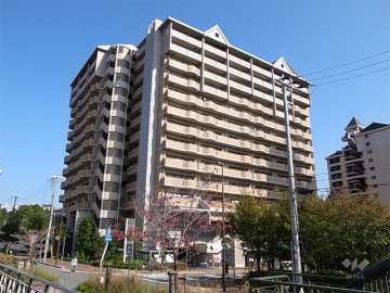 尼崎イスティーの外観（南西側から）