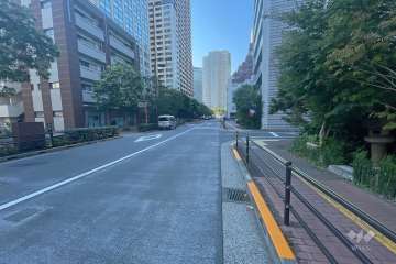 敷地東側の前面道路