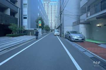 敷地南側の前面道路