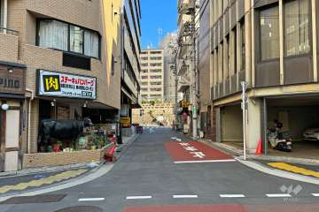 敷地東側の前面道路