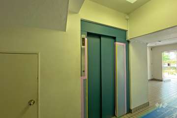 共用のエレベーター