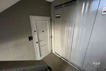 住戸入り口（共用ポスト）