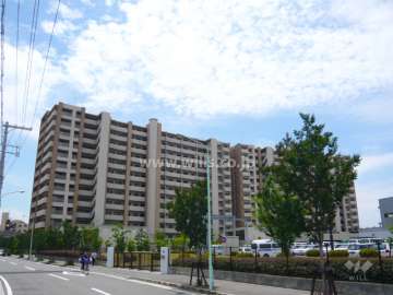 セルヴァ尼崎フォーシーズンの外観（北側から）