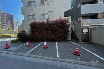 敷地内駐車場（屋外平面式）