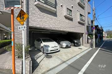 敷地内駐車場（屋内平面式）