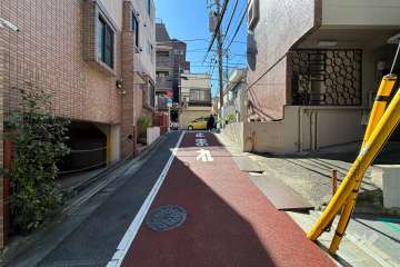 敷地南東側の前面道路