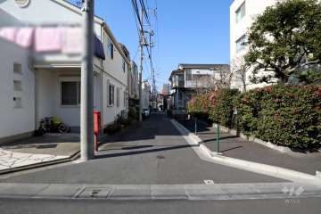 敷地南西側の前面道路