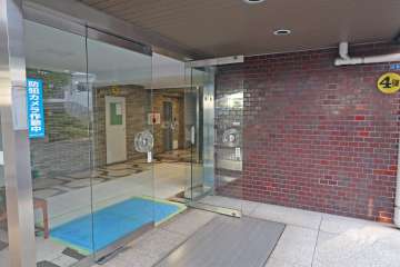 ４号館エントランス