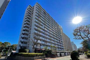 八潮ハイツ６号棟の外観（北西側から）