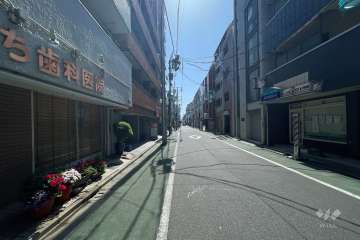 敷地南側の前面道路