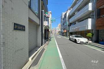 敷地北側の前面道路