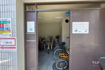 屋内に設けられた駐輪場