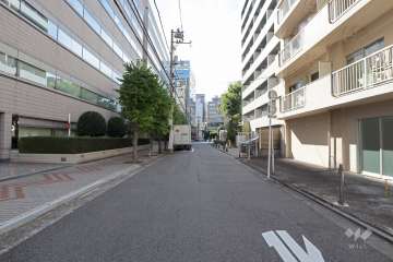 敷地南西側の前面道路