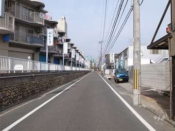 敷地東側の前面道路