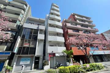 日興パレス大森パート２の外観（南西側から）