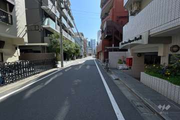 敷地北側の前面道路