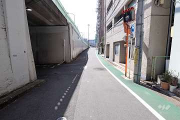 敷地南東側の前面道路