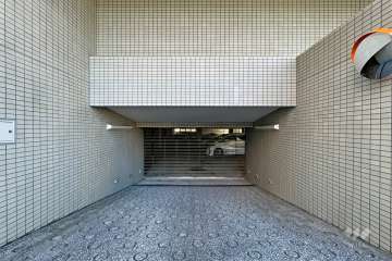 駐車場の出入り口（リングシャッター付き）