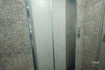 共用のエレベーター