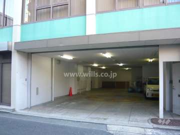 駐車場出入り口