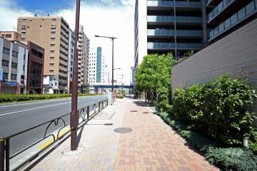 敷地南西側の前面道路