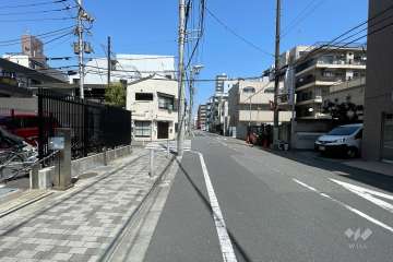 敷地東側の前面道路