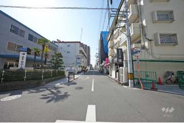 敷地東側の前面道路（南方向）