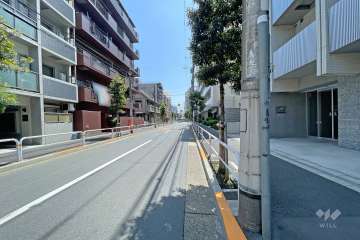 敷地北側の前面道路