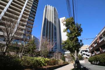 ブリリアタワーズ目黒ノースレジデンスの外観(南東側から)