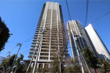 ブリリアタワーズ目黒サウスレジデンスの外観(南東側から)