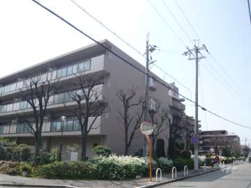 グランドメゾン新伊丹の外観（北東側から）